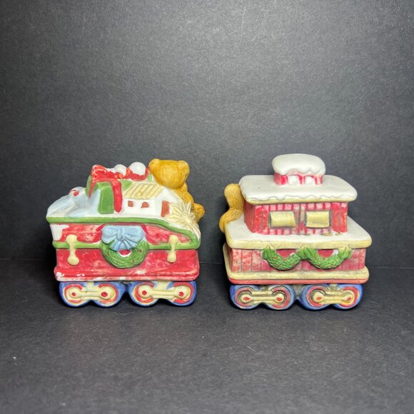 Vintage Brookstone Bear Village Porcelain Bisque 2pc Christmas Train Set Decor - Picture 3 of 6